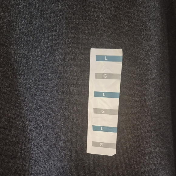 Old Navy Gray V-Neck Sweater Classic Knit Design Mens Size Large Coastal Staple - Picture 3 of 7